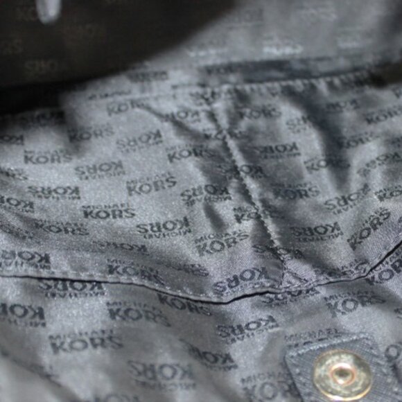 Michael Kors Jet Set Travel Large Tote & Zip Wallet Set – Black & White Saffiano - Picture 8 of 15